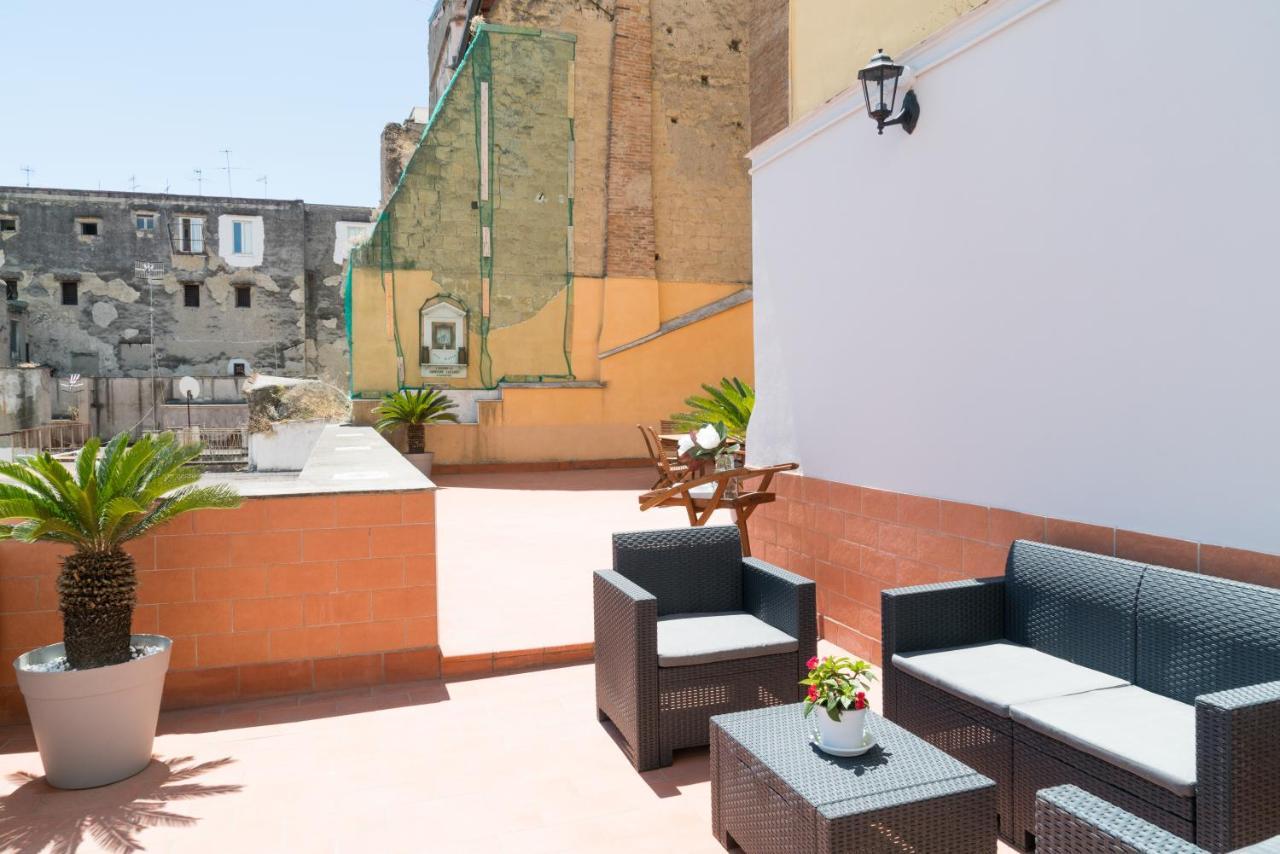 Suite & Luxury Rooms Palazzo Diomede Carafa Napoli Bagian luar foto