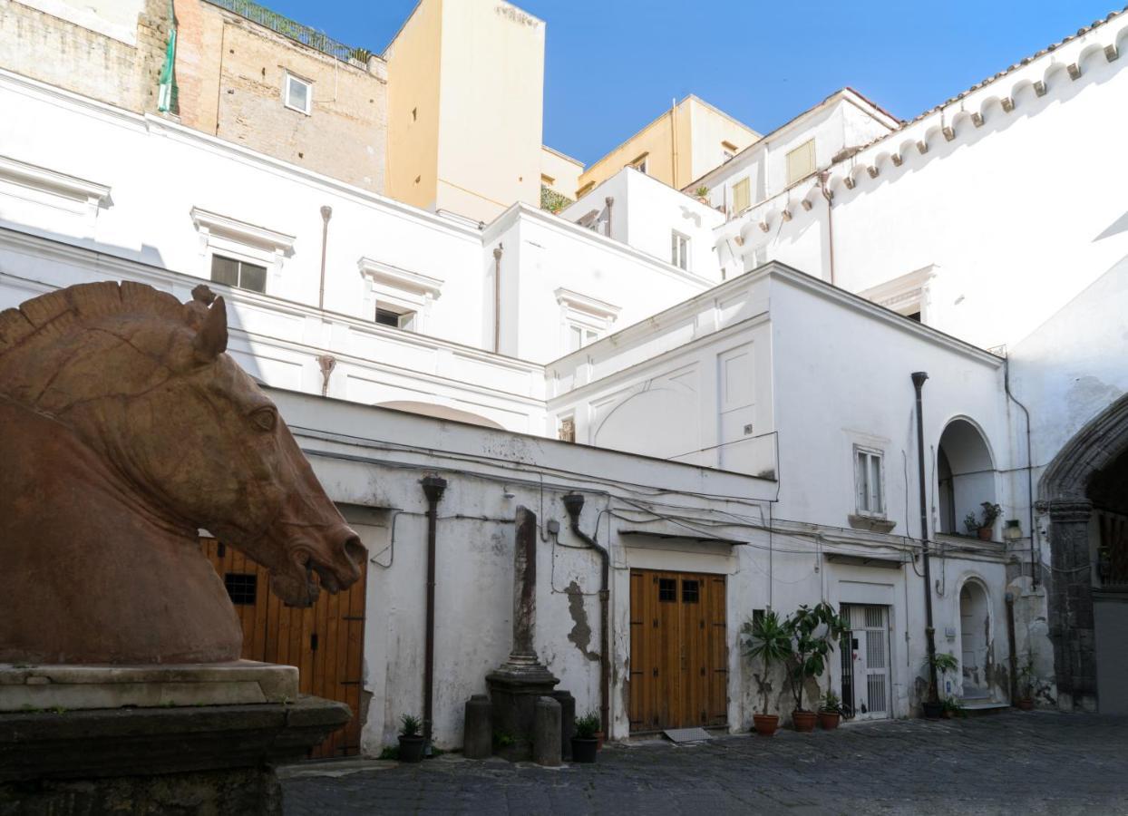 Suite & Luxury Rooms Palazzo Diomede Carafa Napoli Bagian luar foto