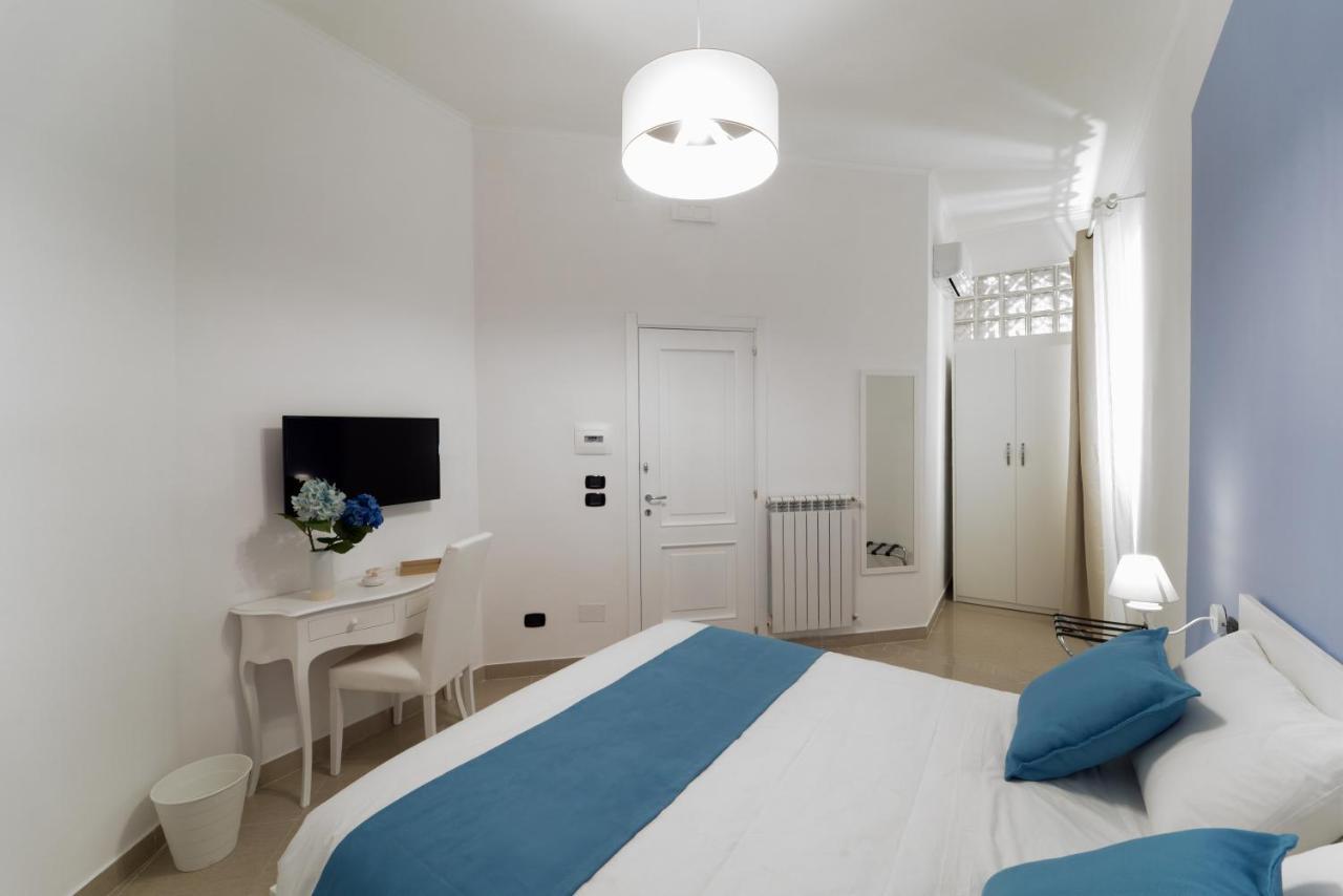 Suite & Luxury Rooms Palazzo Diomede Carafa Napoli Bagian luar foto