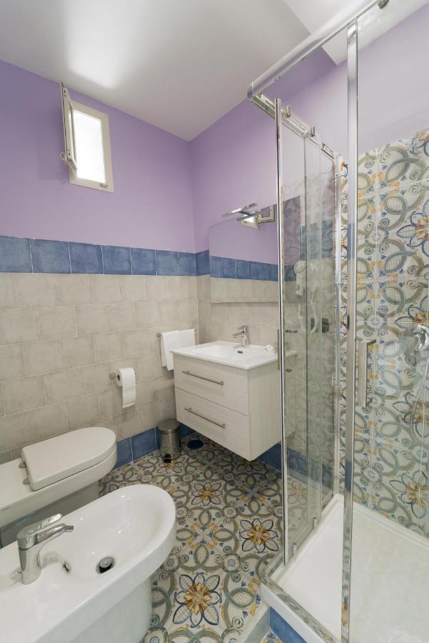 Suite & Luxury Rooms Palazzo Diomede Carafa Napoli Bagian luar foto