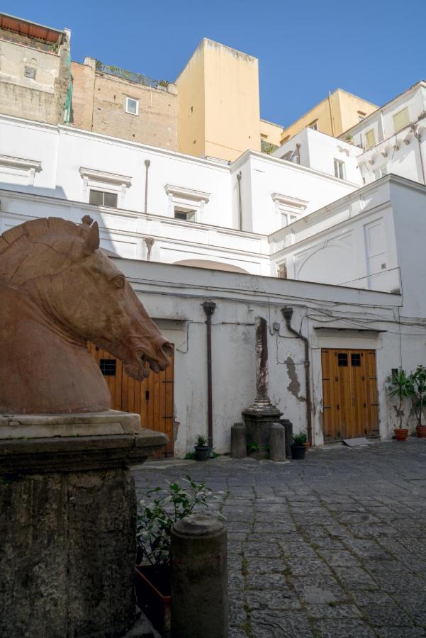 Suite & Luxury Rooms Palazzo Diomede Carafa Napoli Bagian luar foto