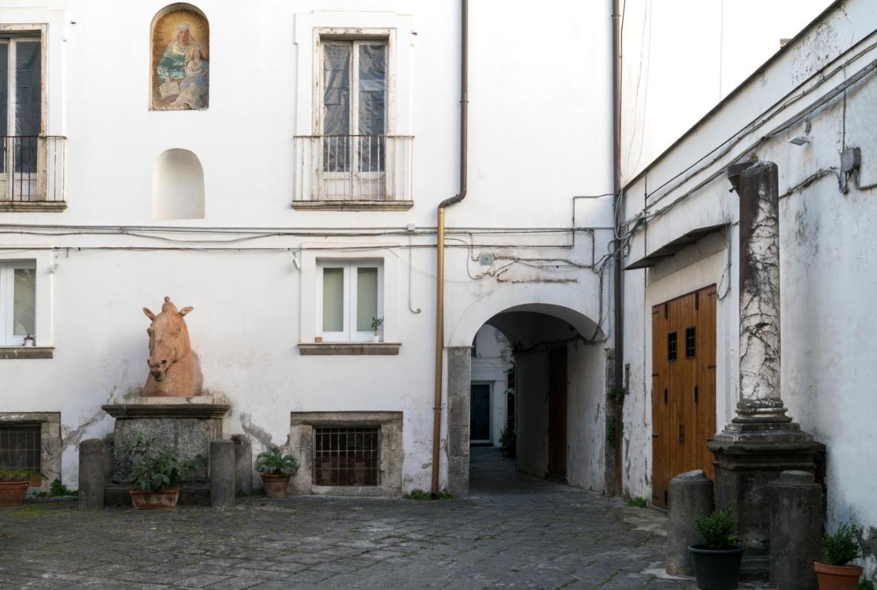 Suite & Luxury Rooms Palazzo Diomede Carafa Napoli Bagian luar foto