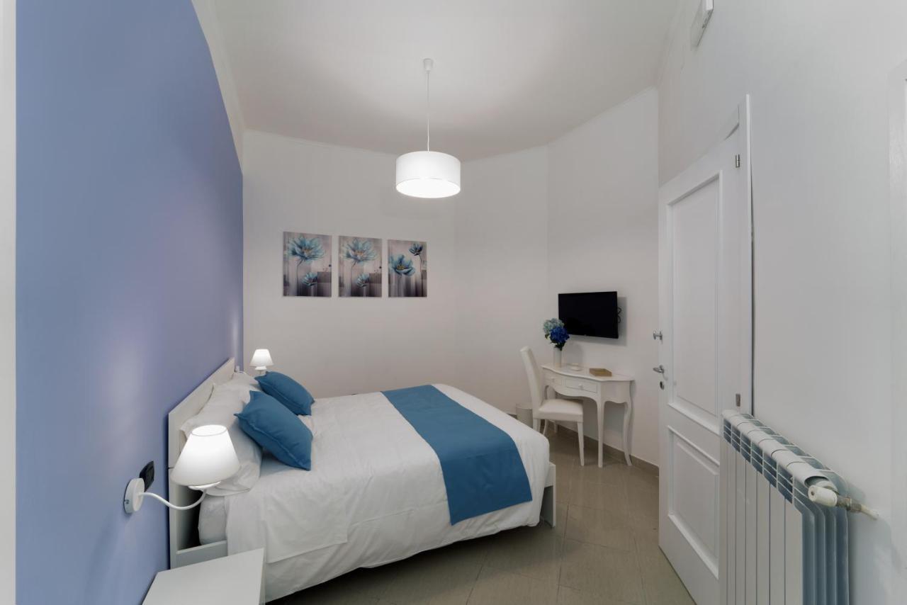Suite & Luxury Rooms Palazzo Diomede Carafa Napoli Bagian luar foto