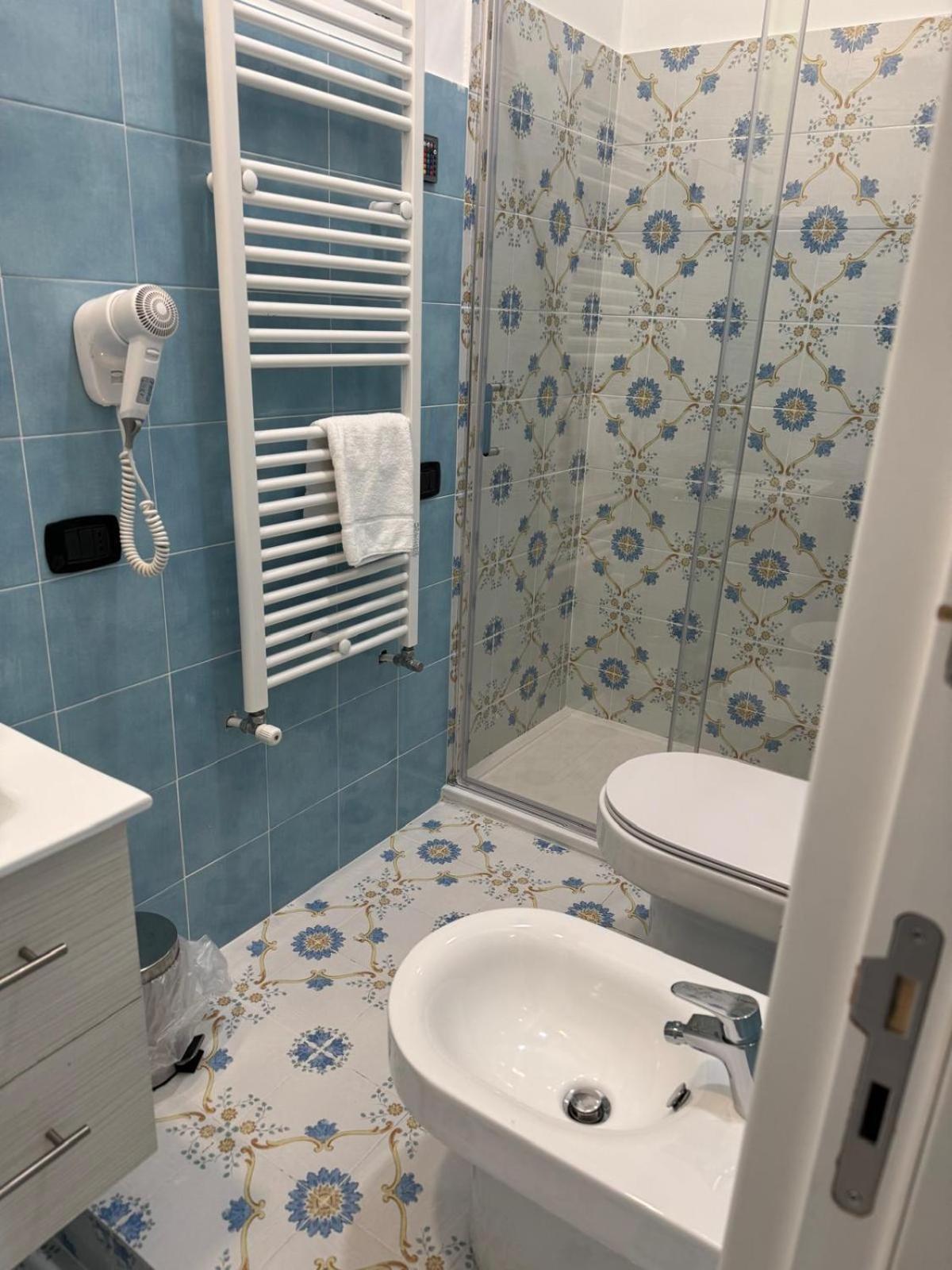 Suite & Luxury Rooms Palazzo Diomede Carafa Napoli Bagian luar foto